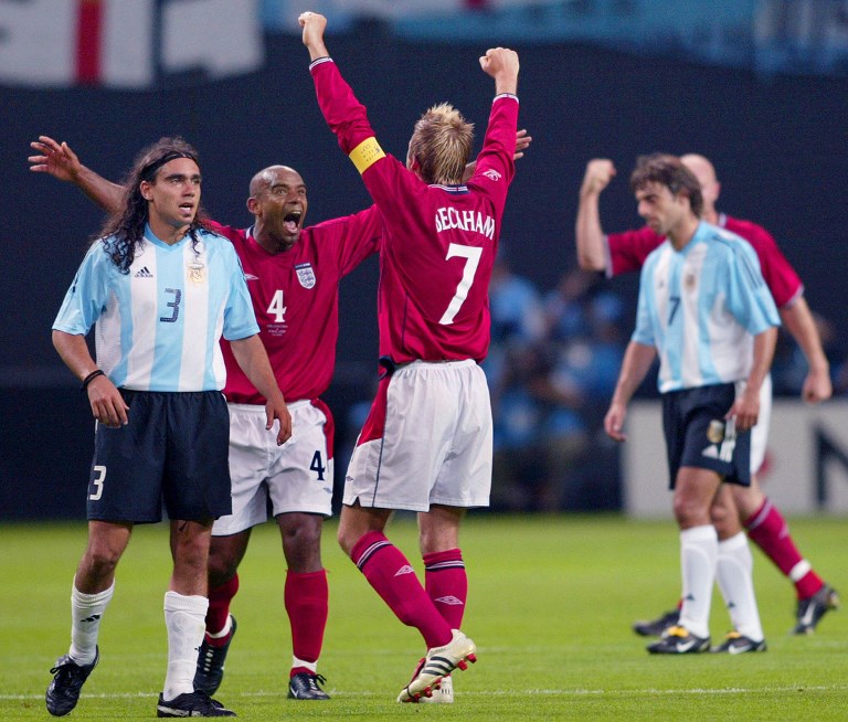בקהאם מנצח את ארגנטינה במונדיאל 2002