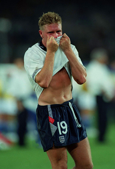 פול גאסקוין בוכה בהפסד לגרמניה המערבית בחצי הגמר, 1990