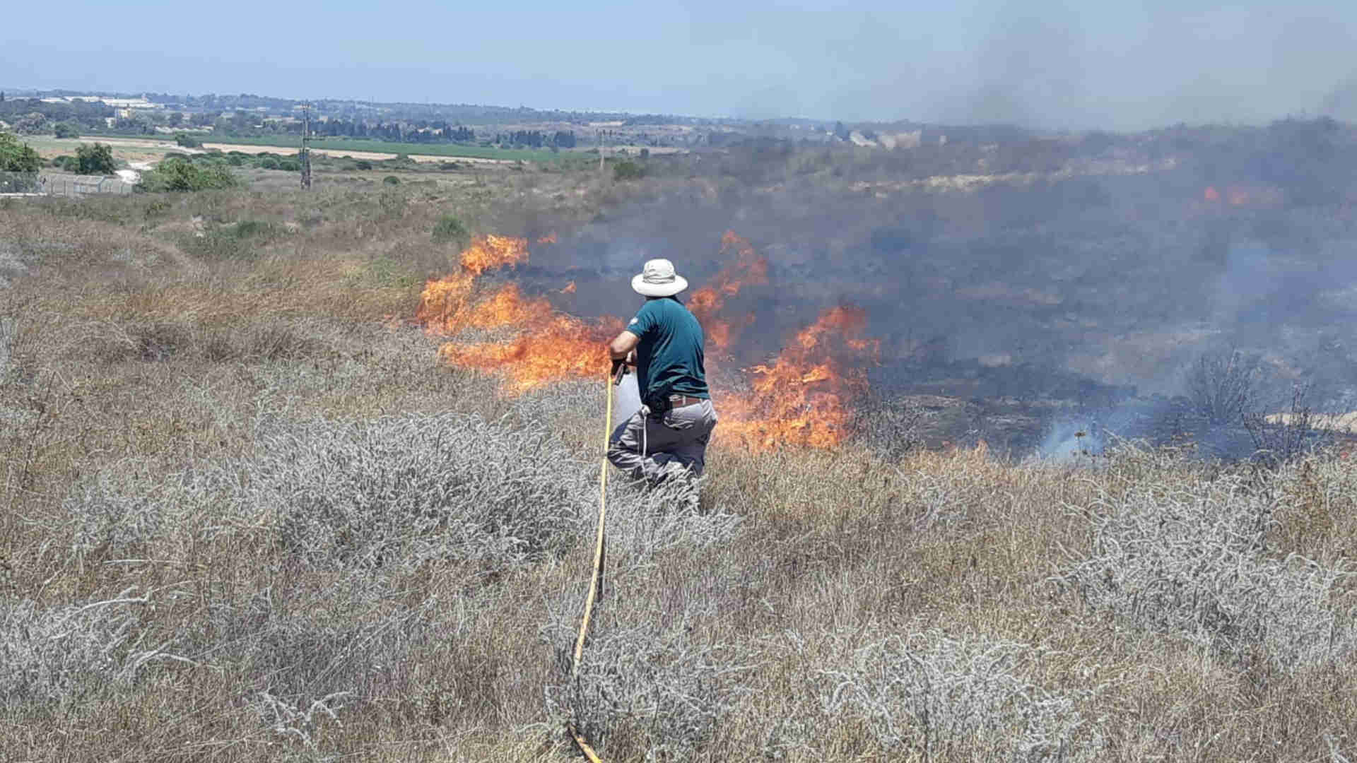 טרור ההצתות נמשך צה ל תקף משגרי בלונים כאן